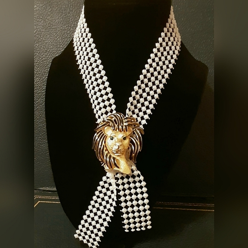 Lion Scarf/Belt Slide
